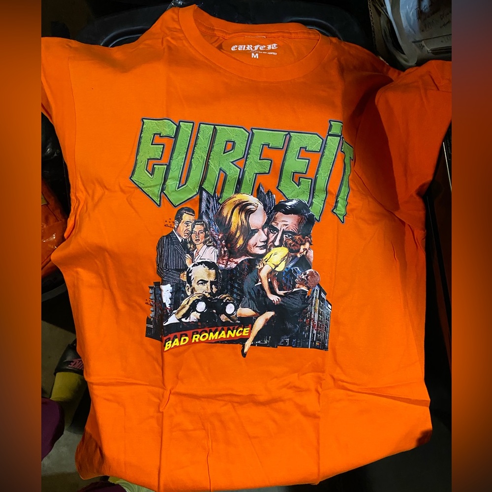 Eurfeit Designer Line Graphic Tee-Random Style - Picture 2 of 4